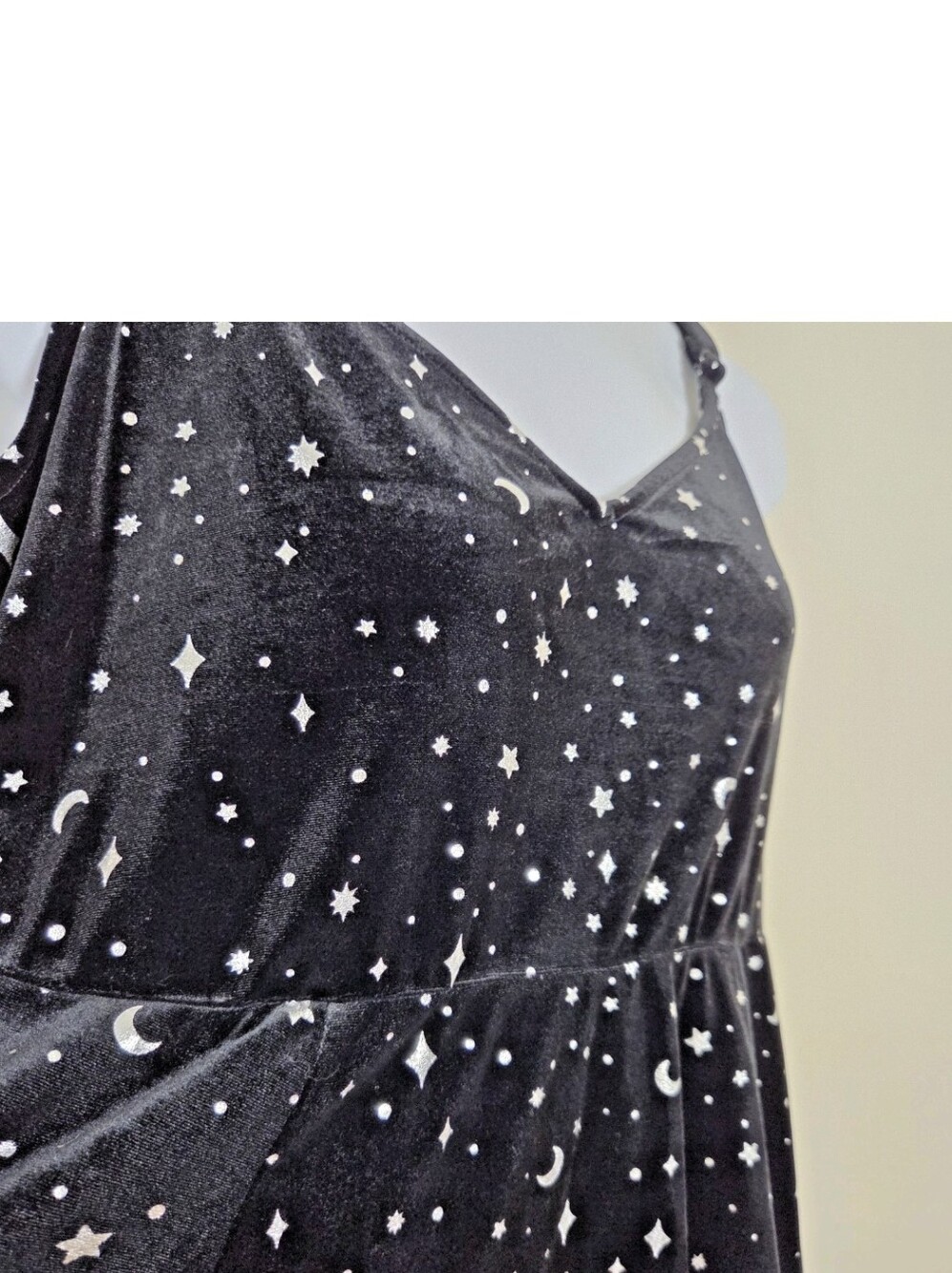 Torrid Women's 2 2X 18/20 Black Velvet Stargazer Moon Star Foil Mini Dress NWT - Picture 9 of 14